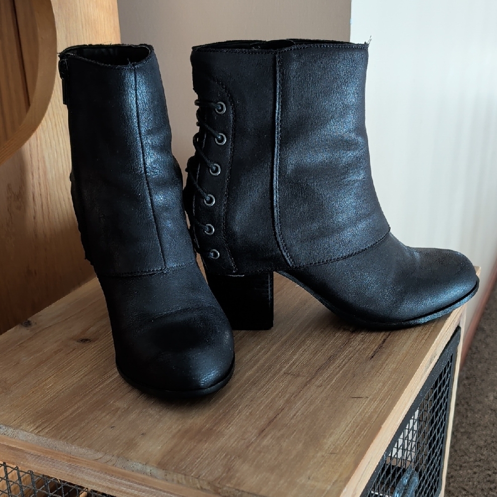 Elegant Black Ankle Boots